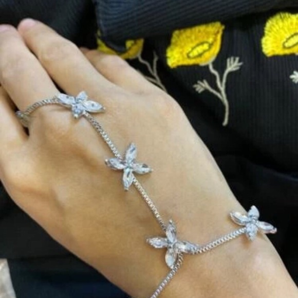 Crystal Flower Hand Bracelet - Picture 4 of 6